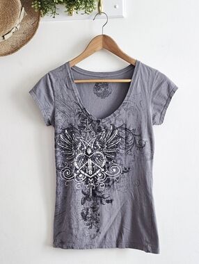 Stranded Y2K Gray Graphic V-Neck Tee Wings Heart Gothic Grunge Cotton Top Medium